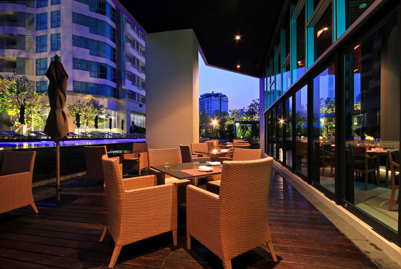 Oaks Bangkok Sathorn Aparthotel Exterior photo